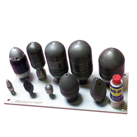 Displayständer für Rohrreinigungsdüsen.